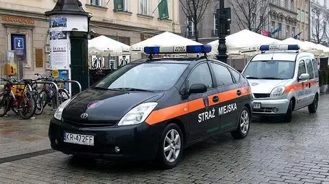 Pijany Amerykanin zdemolował radiowóz. „Kopał w drzwi”