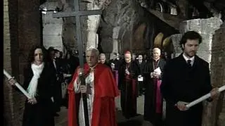 Benedykt XVI nie przejdzie w tym roku całej Drogi Krzyżowej