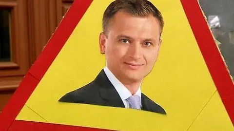 "Niech poseł ostrzeże innych kierowców przed sobą"