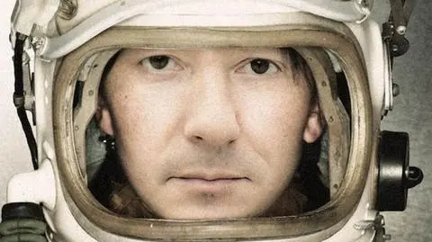 Smolik poleciał w kosmos. Teraz dostał za to Oscara internetu