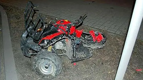 Czołowe zderzenie audi z quadem