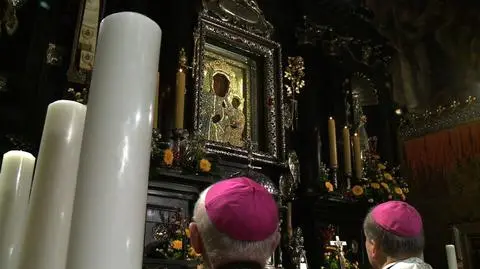 Jasna Góra - świece symbolem rocznicy chrztu Polski