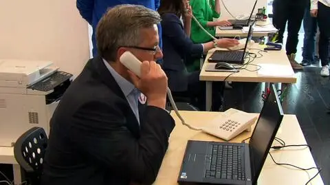 "Halo, halo. Dzień dobry. Tu mówi Bronisław Komorowski"