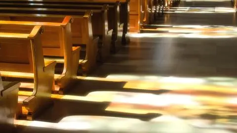 Sąd uchylił decyzję GIODO nakazującą proboszczowi odnotowanie apostazji. Będzie odwołanie?