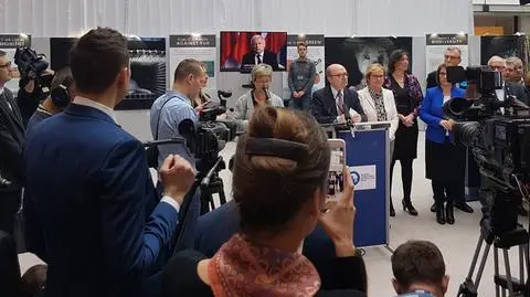 W listopadzie Jarosław Kaczyński podpisał się pod projektem przepisów o ochronie zwierząt wniesionym do Sejmu przez grupę posłów PiS (materiał "Faktów" TVN) 