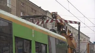 Awaria sieci trakcyjnej na górnym tarasie Rataj 