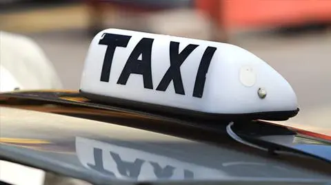 9 złotych za "trzaśnięcie drzwiami". Wzrosną ceny taxi?