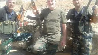 Profilowe zdjęcie Zabayara (w środku) na Twitterze