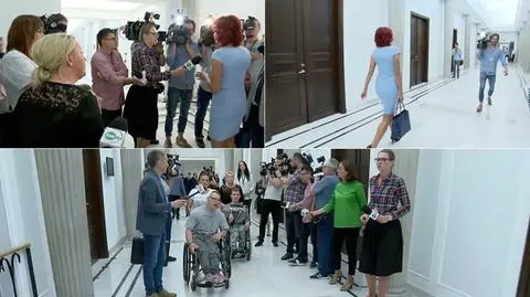 Krynicka ucieka protestującym