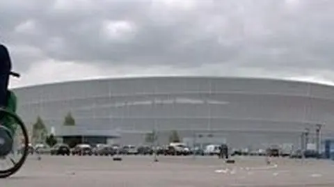 "UEFA walczy z rasizmem, a niepełnosprawnych dyskryminuje"