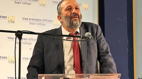 Izrael: szef msw zamierzany w aferę korupcyjną