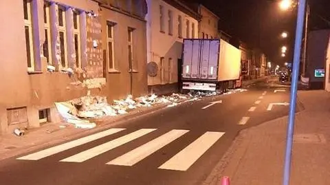 Rakoniewice: Ciężarówka uszkodziła przyłącza gazowe