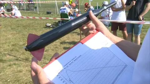 Modele rakiet kosmicznych latają nad Włocławkiem