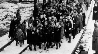 Po obejrzeniu "Listy Schindlera" Leyson zaczął opowiadać publicznie o swoich wojennych losach