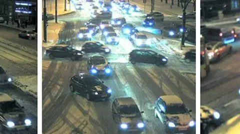 Warszawa stoi w śniegu, 
a piaskarki nie jeżdżą