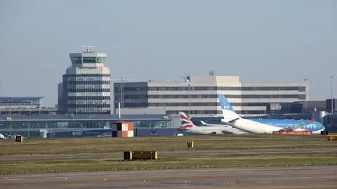 Mężczyzna próbował wnieść bombę na pokład samolotu do Włoch