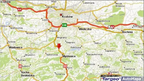 Najpierw osobówka, potem kolejne auta. Na Zakopiance zginął pieszy