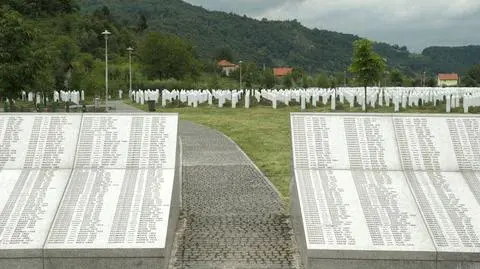 Rocznica masakry w Srebrenicy. Holenderski minister Koenders przemówi