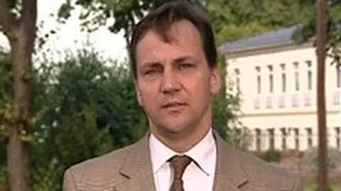 Sikorski: PiS ma rosyjskie metody rządzenia