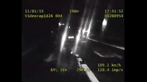 25 punktów karnych za wyprzedzanie. Kierowca audi A4 stracił prawo jazdy