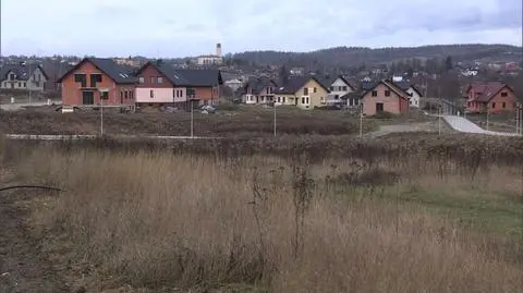 Wieś Nieboczowy przenosi się w nowe miejsce wraz z cmentarzem