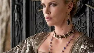 Charlize Theron jako zła królowa w "Śnieżce" 