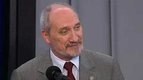 Macierewicz: Będziemy się zajmować tym, co działo się przed katastrofą