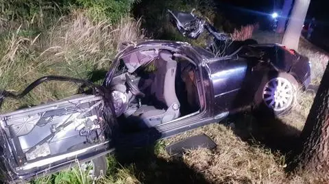 Wypadek pod Odolanowem. Kierowca znaleziony obok samochodu