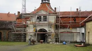 W niemodlińskim zamku trwa remont