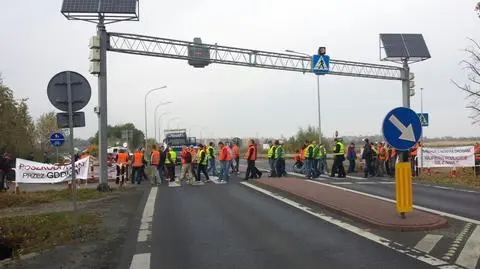 Chcą wypłaty zaległych pieniędzy. Blokują krajową "5"