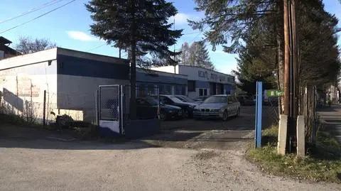 Tajemniczy ładunek pod samochodem w Bielsku