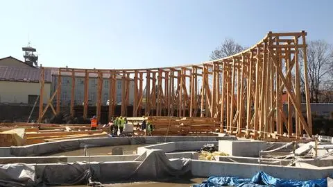 Rośnie tężnia w Wieliczce. Otwarcie w sierpniu