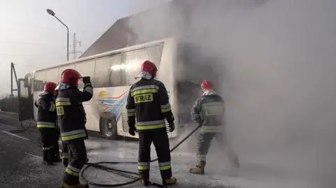 Dolny Śląsk: jechali na narty. W trakcie jazdy zapalił się autokar