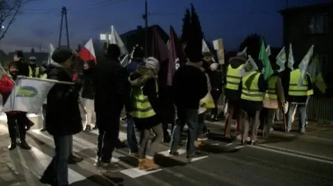 Przeciwnicy powiększenia Opola blokowali drogę