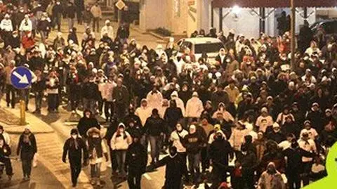 500 osób pod Narodowym. "Staruch": Zakpiliśmy z policji