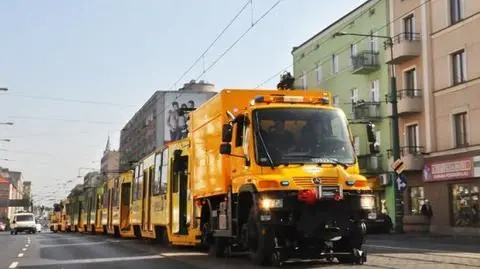 Ten mercedes jeździ 
po ulicach i torach