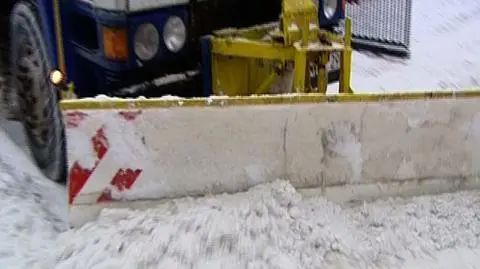 Śnieg zaskoczył drogowców
