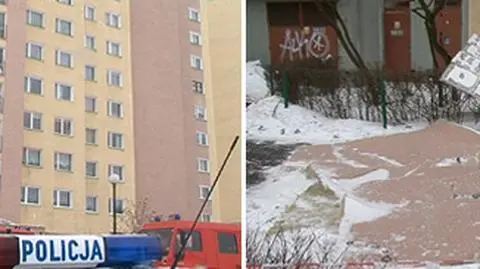 Wielki fragment elewacji oderwał się od budynku