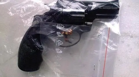 Pijany groził pistoletem hukowym w sklepie budowlanym