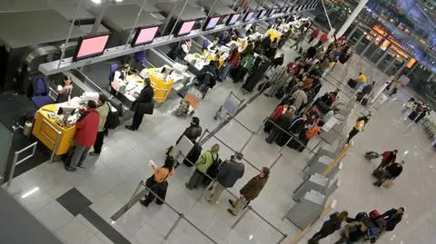Aplikacja TVN24: zagłosuj w sondzie dot. emigracji i młodych