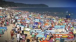 Gdzie Polacy jeżdżą na wakacje? (materiał "Faktów" TVN)
