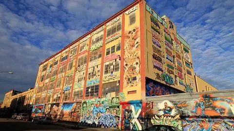 Świątynia graffiti zniszczona. Setki murali zamalowano białą farbą