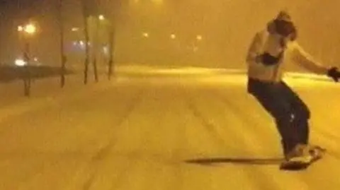 Roadboarding, czyli na desce za samochodem