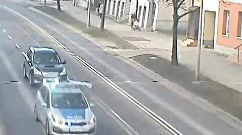 Dwie kobiety zaczęły rodzić w drodze do szpitala. Pomogli policjanci