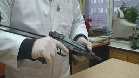 Skorpiony i pistolety CZ po 6000 zł.
CBŚ zatrzymuje za handel bronią