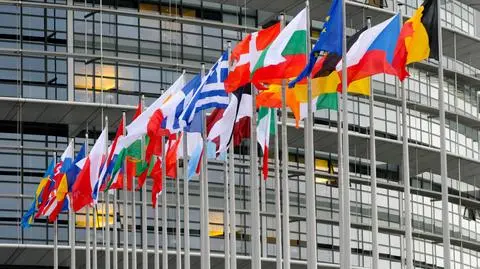 UE musi działać, by wywierać presję na Warszawę - mówi szef dyplomacji Luksemburga