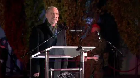 Szef MON podczas wieczornych uroczystości