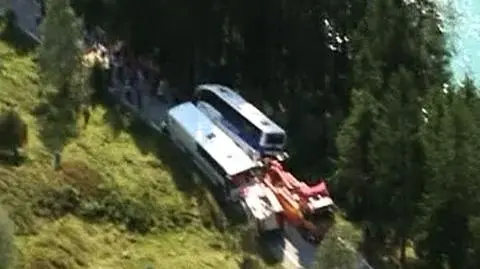 Hiszpanie uratowani z autobusu