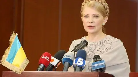 Piękna Julia zabroniła dziennikarzom picia alkoholu