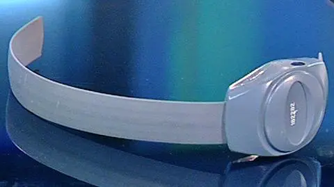 "Obroża, która więźniów trzyma na smyczy"